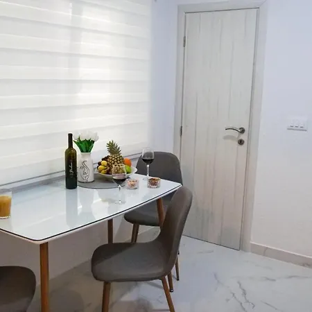 Peaceful & Sunny Appartement *
